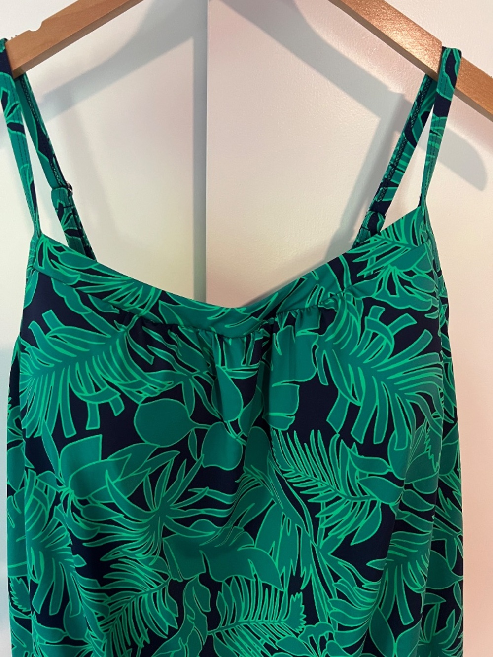 Lands’ End Women’s Tankini top 18 - Picture 2 of 6